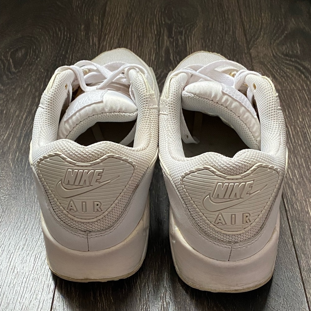 White Nike Air Max 90s - size 10.5